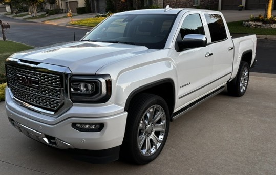 Used 2018 GMC Sierra 1500 Denali w/ Denali Ultimate Package AWD/4WD image 2