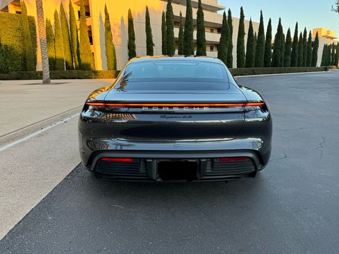 Used 2020 Porsche Taycan 4S image 5