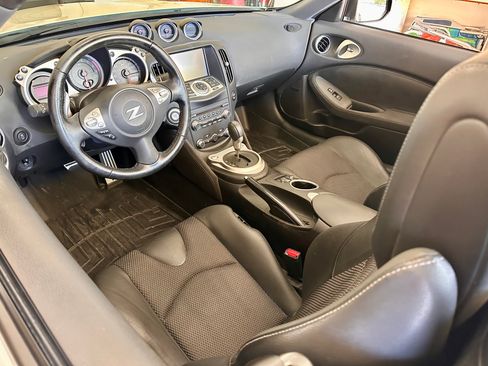 Used 2019 Nissan 370Z Touring image 8