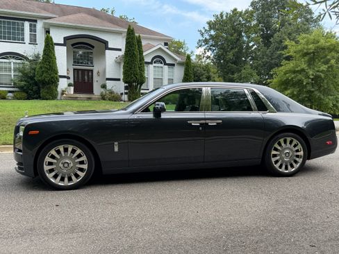 Used 2018 Rolls-Royce Phantom Sedan RWD image 9