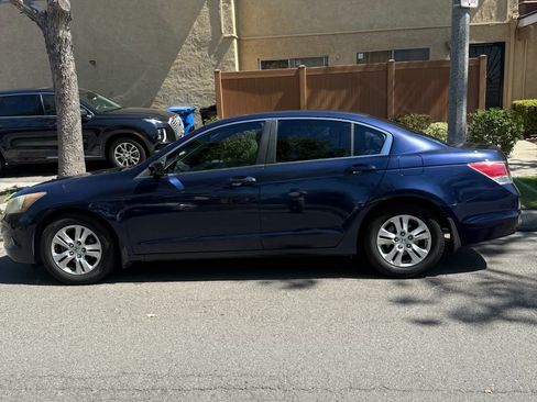 Used 2010 Honda Accord LX-P image 2