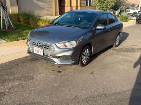 Used 2019 Hyundai Accent SE FWD image 2