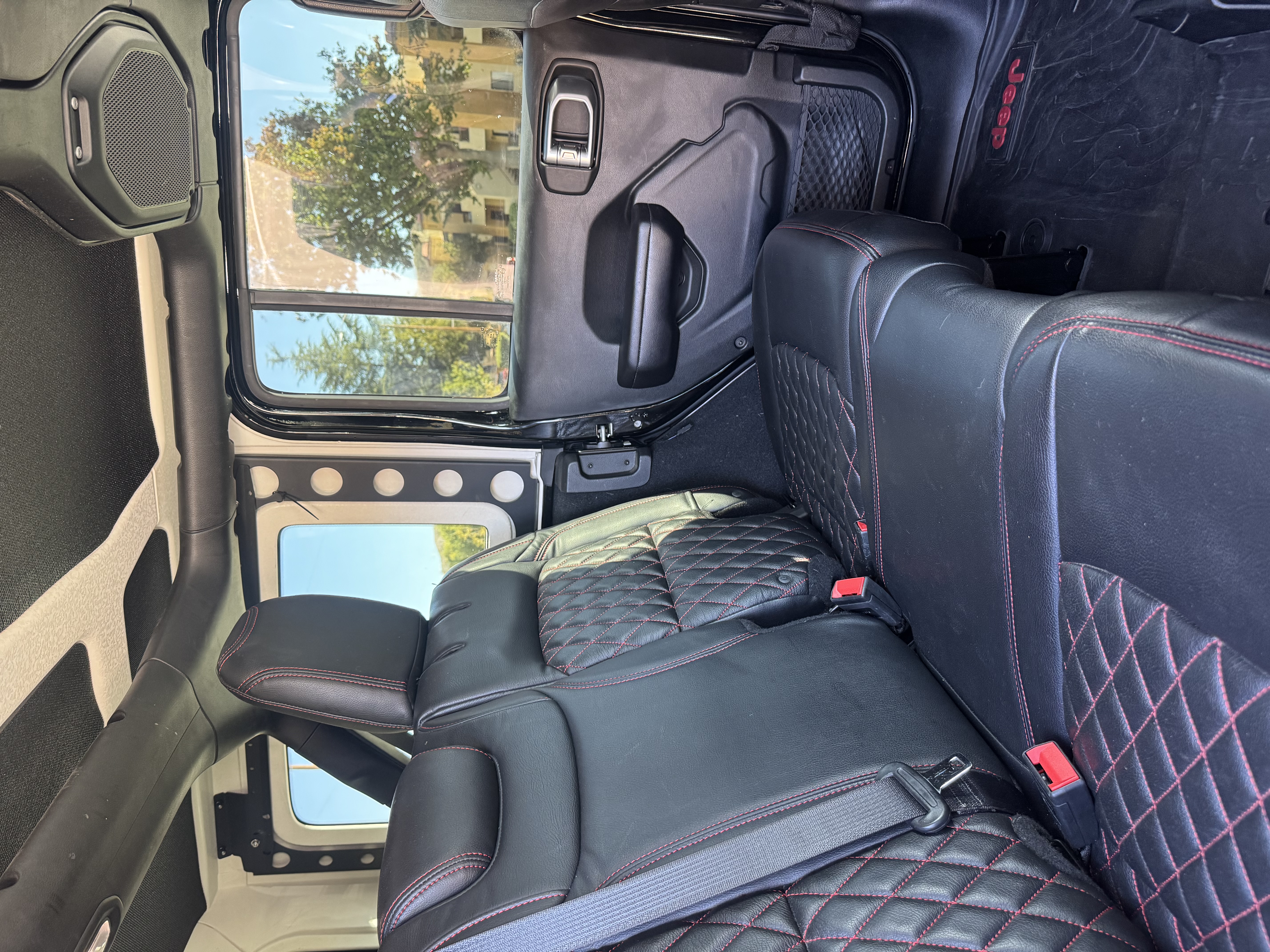 Used 2018 Jeep Wrangler Unlimited Sport S AWD/4WD image 19