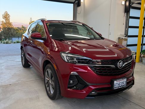 Used 2020 Buick Encore GX Essence w/ Experience Buick Package FWD image 2