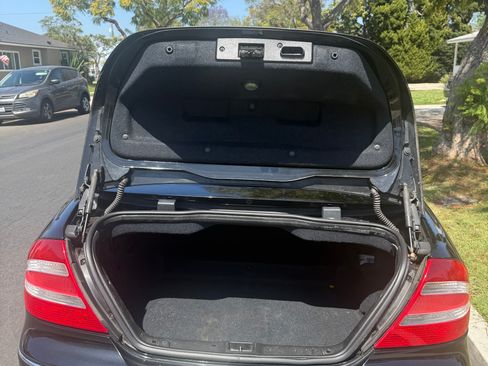 Used 2004 Mercedes-Benz CLK 320 Cabriolet image 6