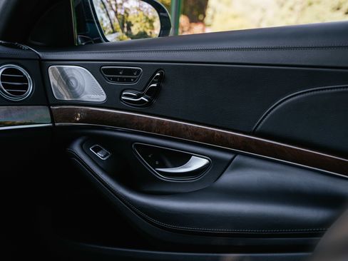 Used 2015 Mercedes-Benz S 550 4MATIC Sedan image 22