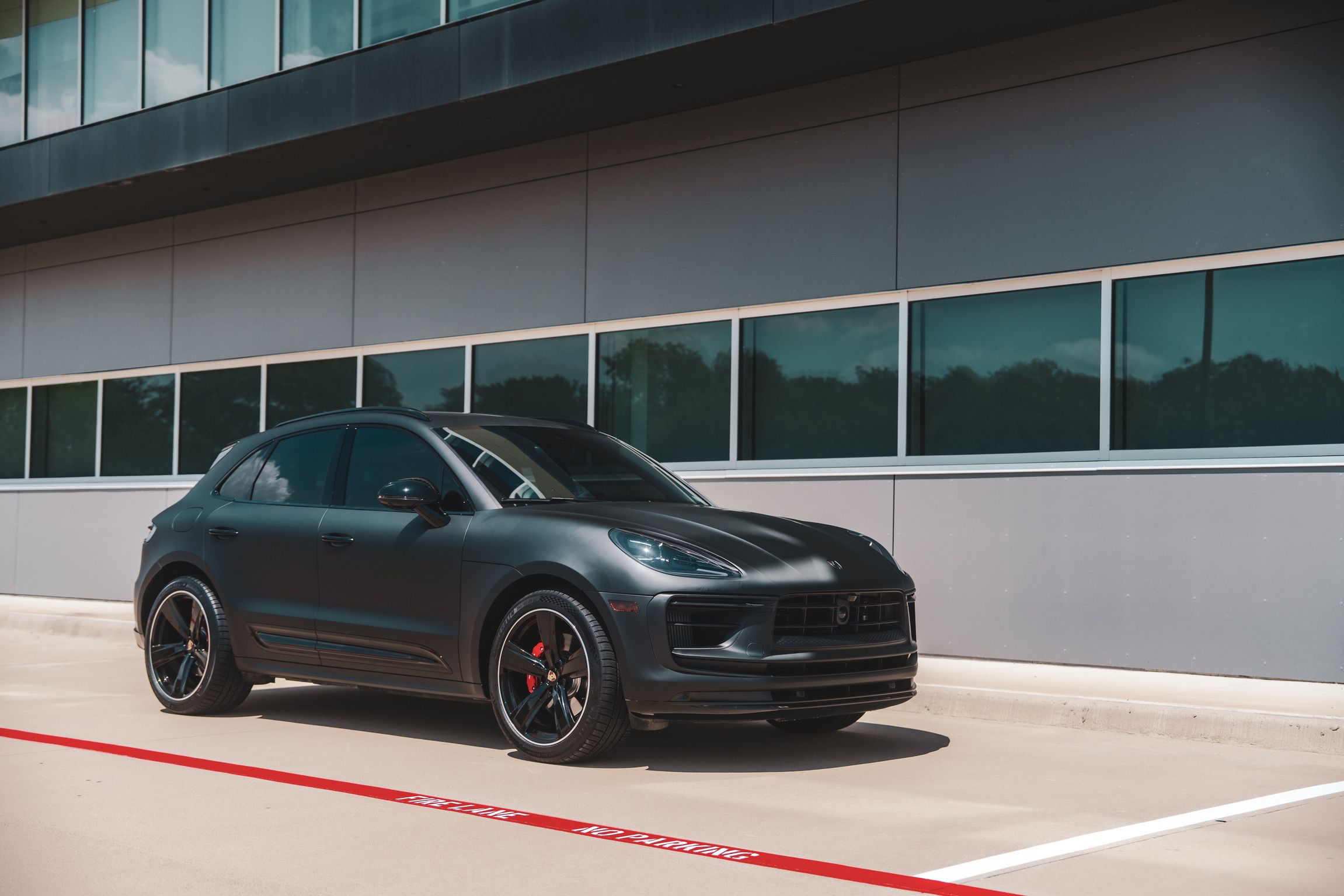 Used 2024 Porsche Macan S AWD/4WD image 6