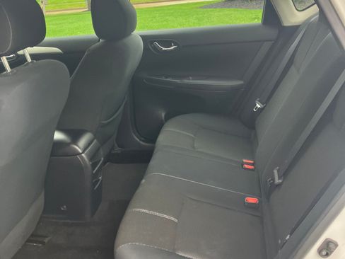 Used 2016 Nissan Sentra S image 8