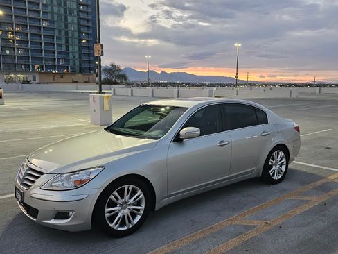Used 2011 Hyundai Genesis 3.8 w/ Technology Pkg 4 image 12