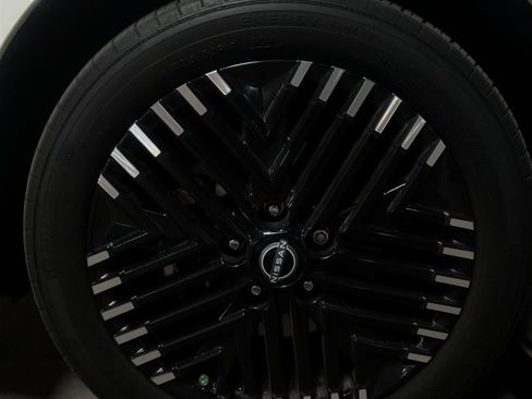 Used 2023 Nissan Leaf SV Plus image 17