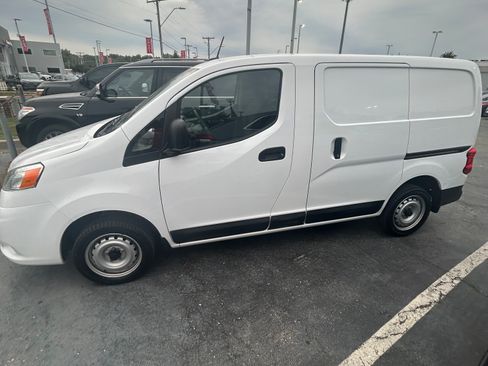 Used 2020 Nissan NV200 S w/ Sliding Glass Door Package image 6