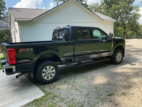 Used 2024 Ford F250 XLT w/ FX4 Off-Road Package AWD/4WD image 5