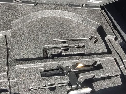 Used 2017 Subaru Outback 2.5i Premium image 6