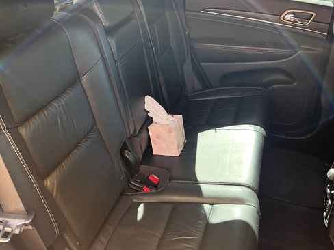 Used 2014 Jeep Grand Cherokee Limited image 14