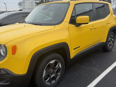 Used 2015 Jeep Renegade Latitude image 1
