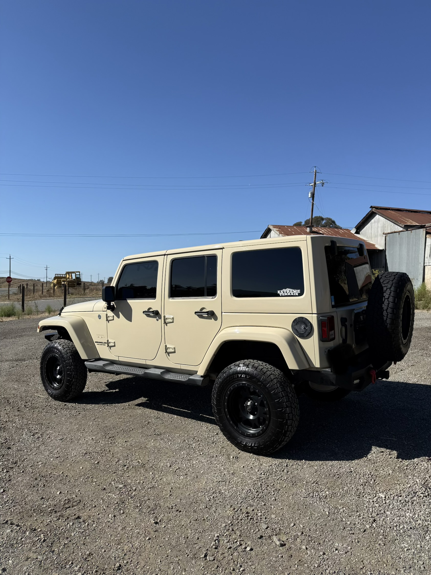 Used 2011 Jeep Wrangler Unlimited Sahara w/ Connectivity Group AWD/4WD image 9
