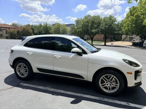 Used 2021 Porsche Macan AWD/4WD image 1