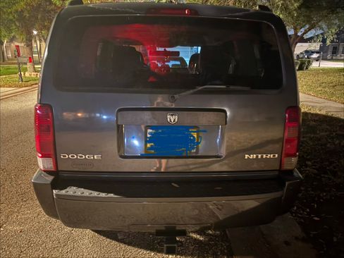 Used 2010 Dodge Nitro Heat w/ Chrome Accents Group image 5