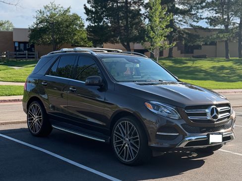 Used 2018 Mercedes-Benz GLE 350 4MATIC image 2
