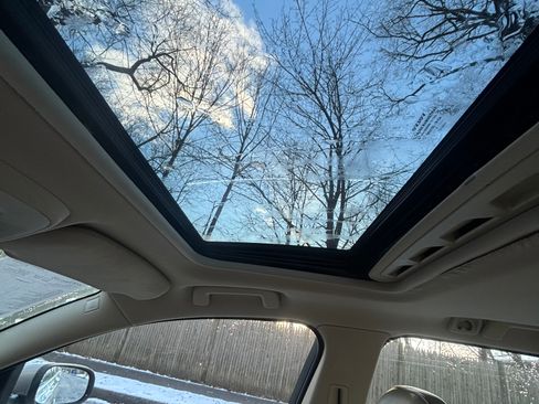 Used 2008 Volvo V70 image 15