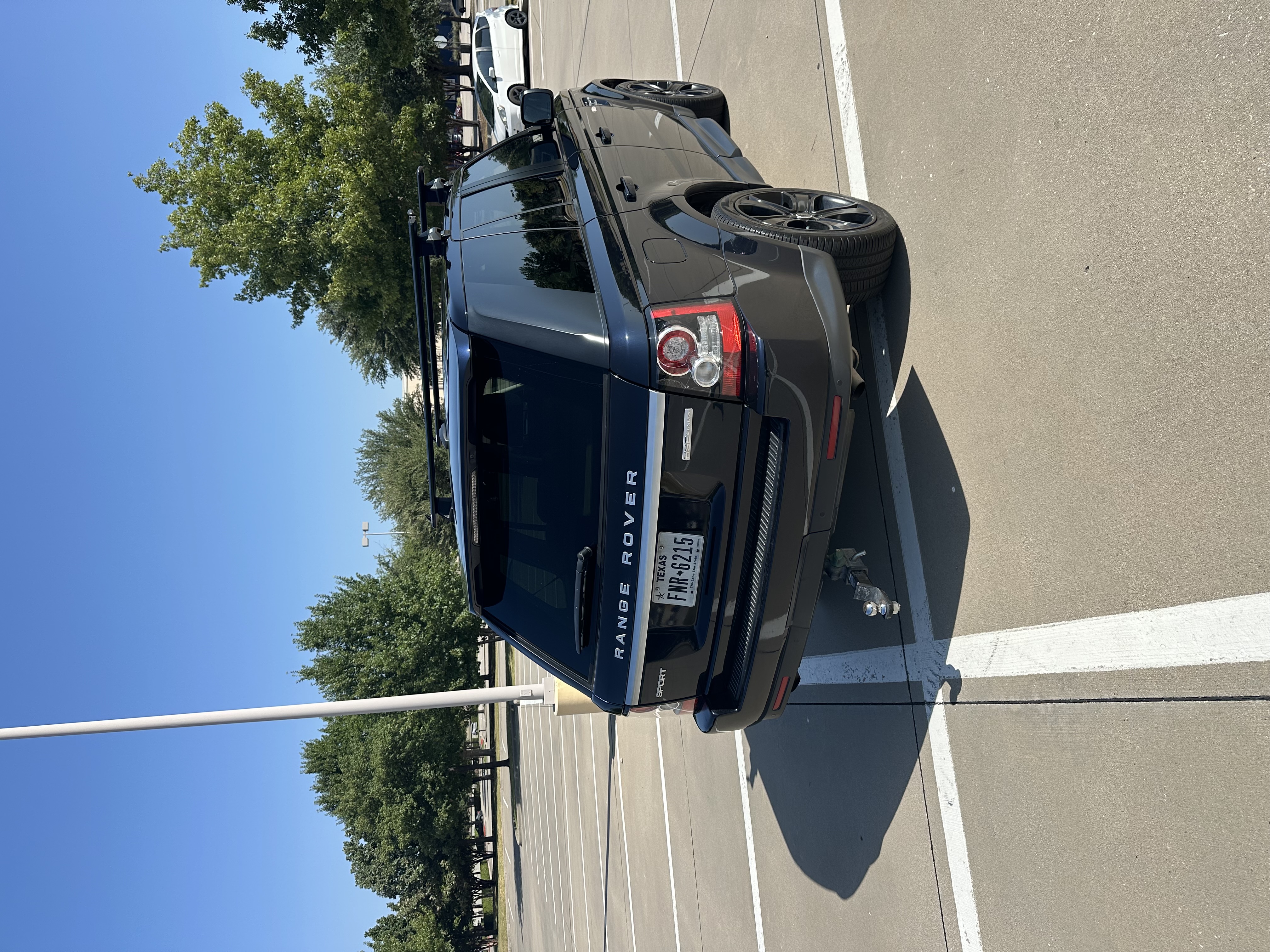 Used 2012 Land Rover Range Rover Sport HSE LUX AWD/4WD image 4
