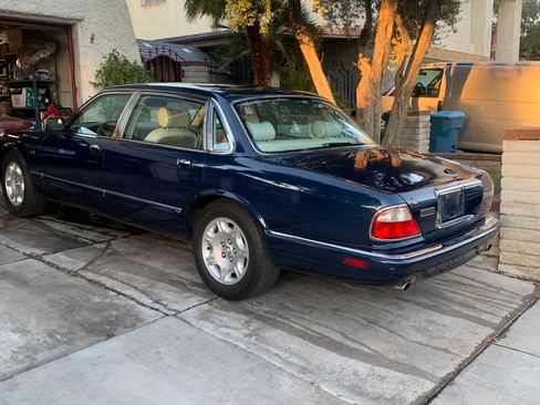 Used 2001 Jaguar XJ Vanden Plas image 4