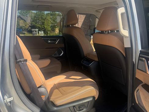 Used 2025 INFINITI QX80 Sensory AWD/4WD image 13