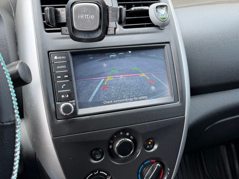 Used 2019 Nissan Versa SV image 13