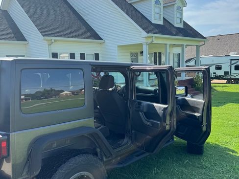 Used 2016 Jeep Wrangler Unlimited Sport w/ Quick Order Package 24S AWD/4WD image 8