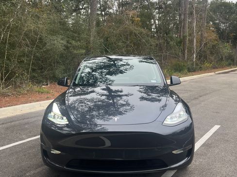 Used 2024 Tesla Model Y Long Range image 1