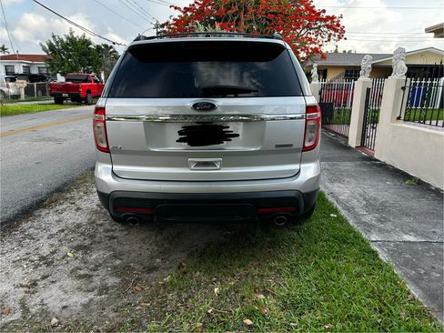 Used 2011 Ford Explorer XLT w/ 202A Rapid Spec Order Code FWD image 4