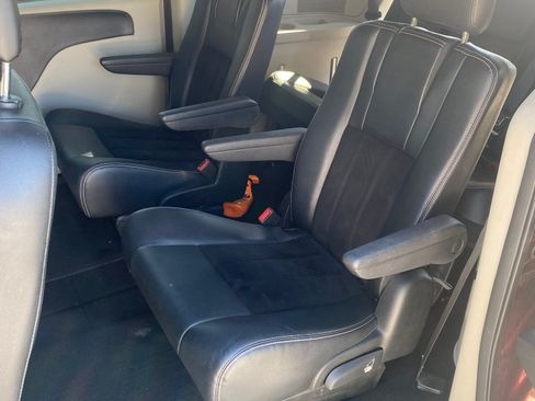 Used 2017 Dodge Grand Caravan SXT image 15