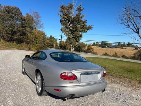 Used 2005 Jaguar XK8 8 Coupe 2D image 2