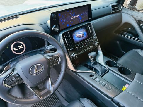 Used 2024 Lexus LX 600 600 Premium Sport Utility 4D image 9
