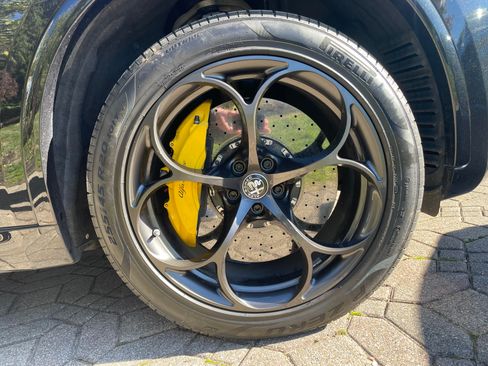 Used 2020 Alfa Romeo Stelvio Quadrifoglio image 21