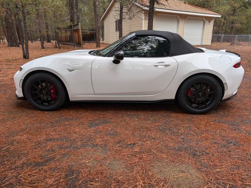 Used 2021 MAZDA MX-5 Miata Club w/ Brembo/BBS Recaro Package image 6