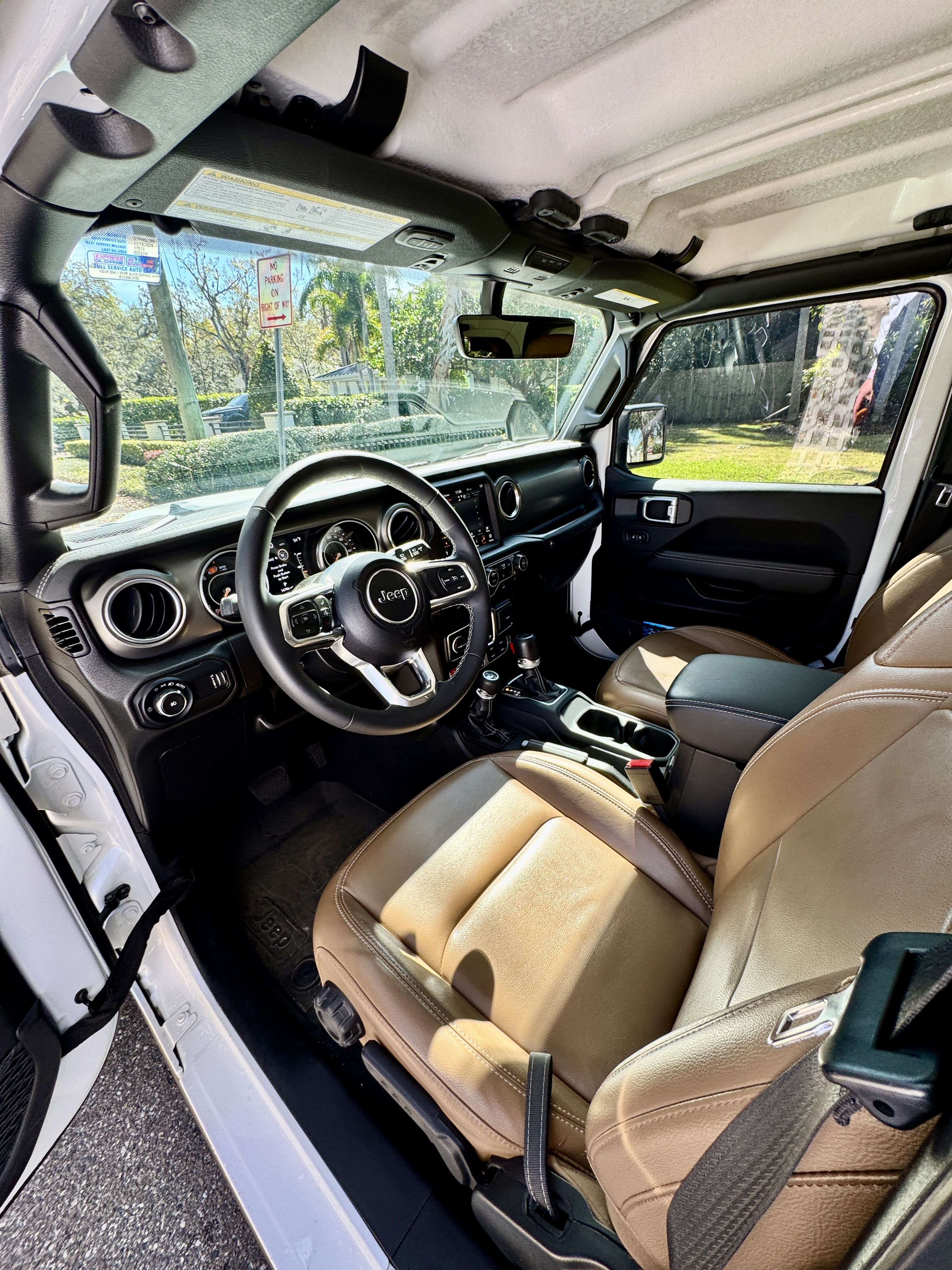 Used 2023 Jeep Wrangler Rubicon w/ Cold Weather Group AWD/4WD image 11