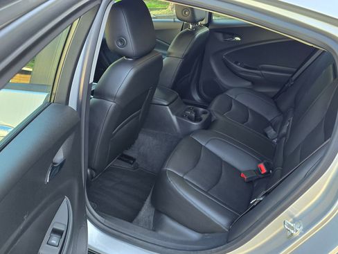 Used 2017 Chevrolet Volt Premier w/ Driver Confidence II Package FWD image 12