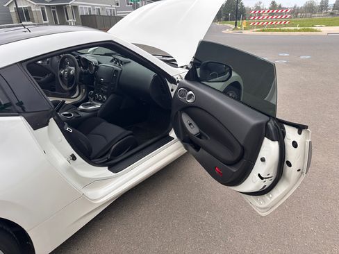 Used 2013 Nissan 370Z Touring w/ Sport Pkg image 23