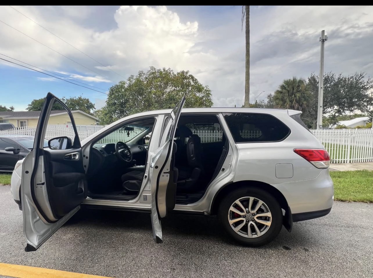 Used 2015 Nissan Pathfinder S FWD image 10
