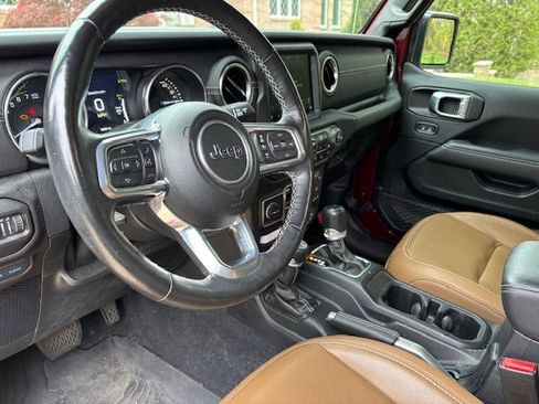 Used 2021 Jeep Wrangler Unlimited Sahara w/ Cold Weather Group image 15