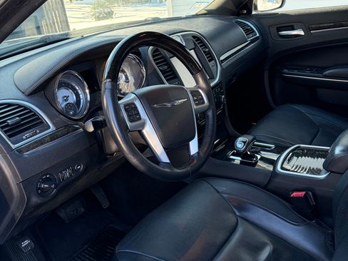 Used 2014 Chrysler 300 C image 8