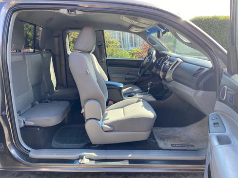 Used 2012 Toyota Tacoma 2WD Access Cab w/ SR5 Pkg image 12