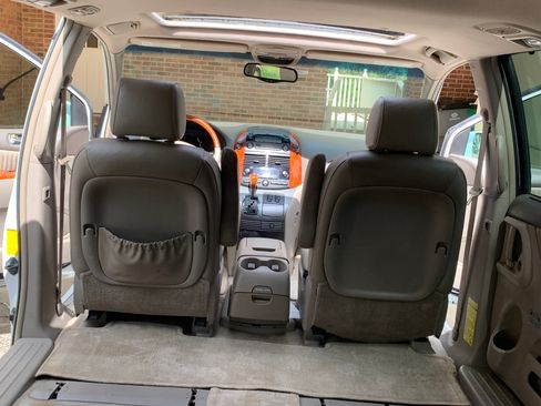 Used 2006 Toyota Sienna XLE Limited image 10