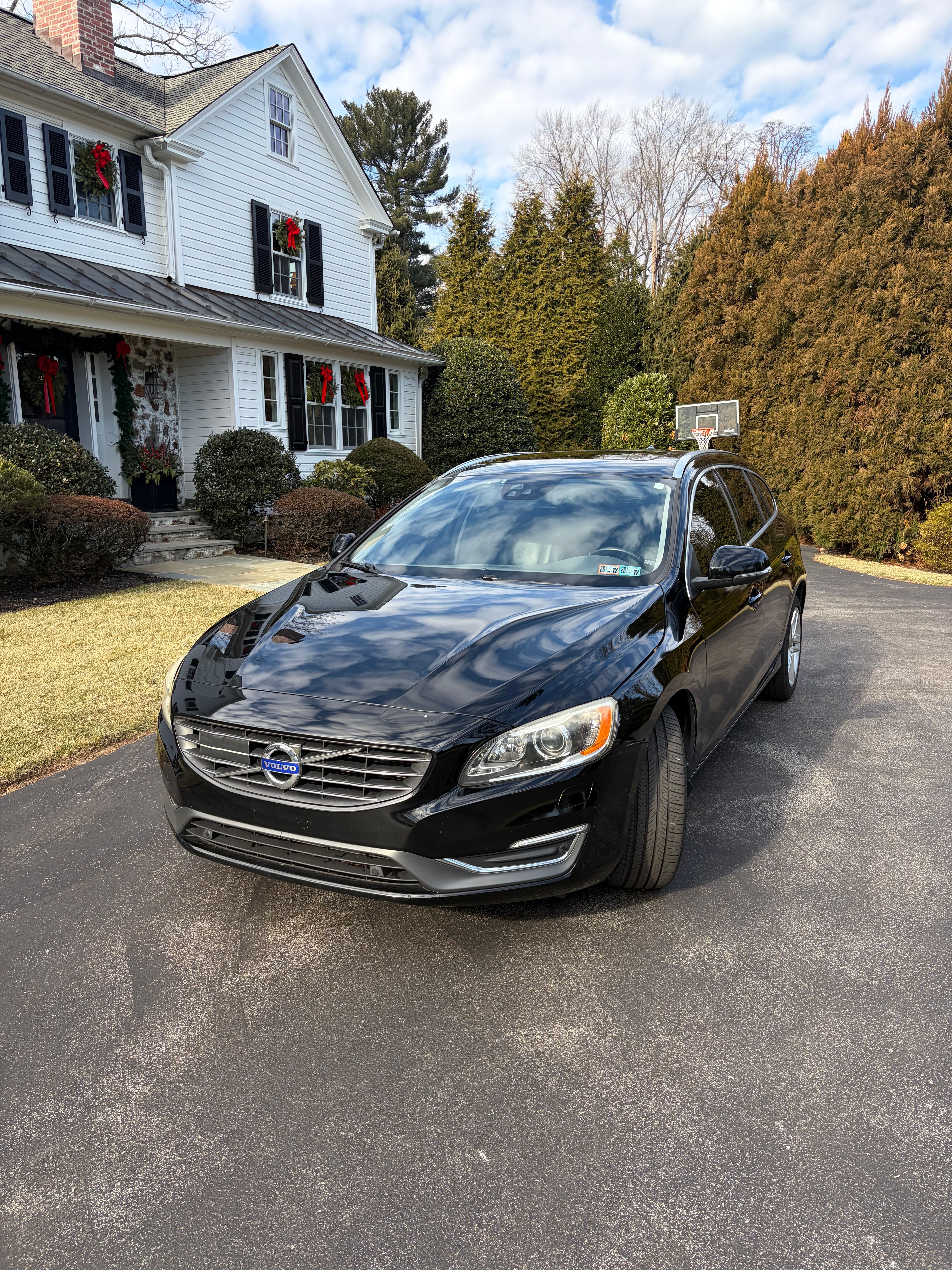 Used 2015 Volvo V60 T5 Platinum FWD image 1