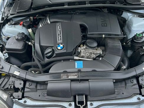 Used 2011 BMW 335i Convertible RWD image 9