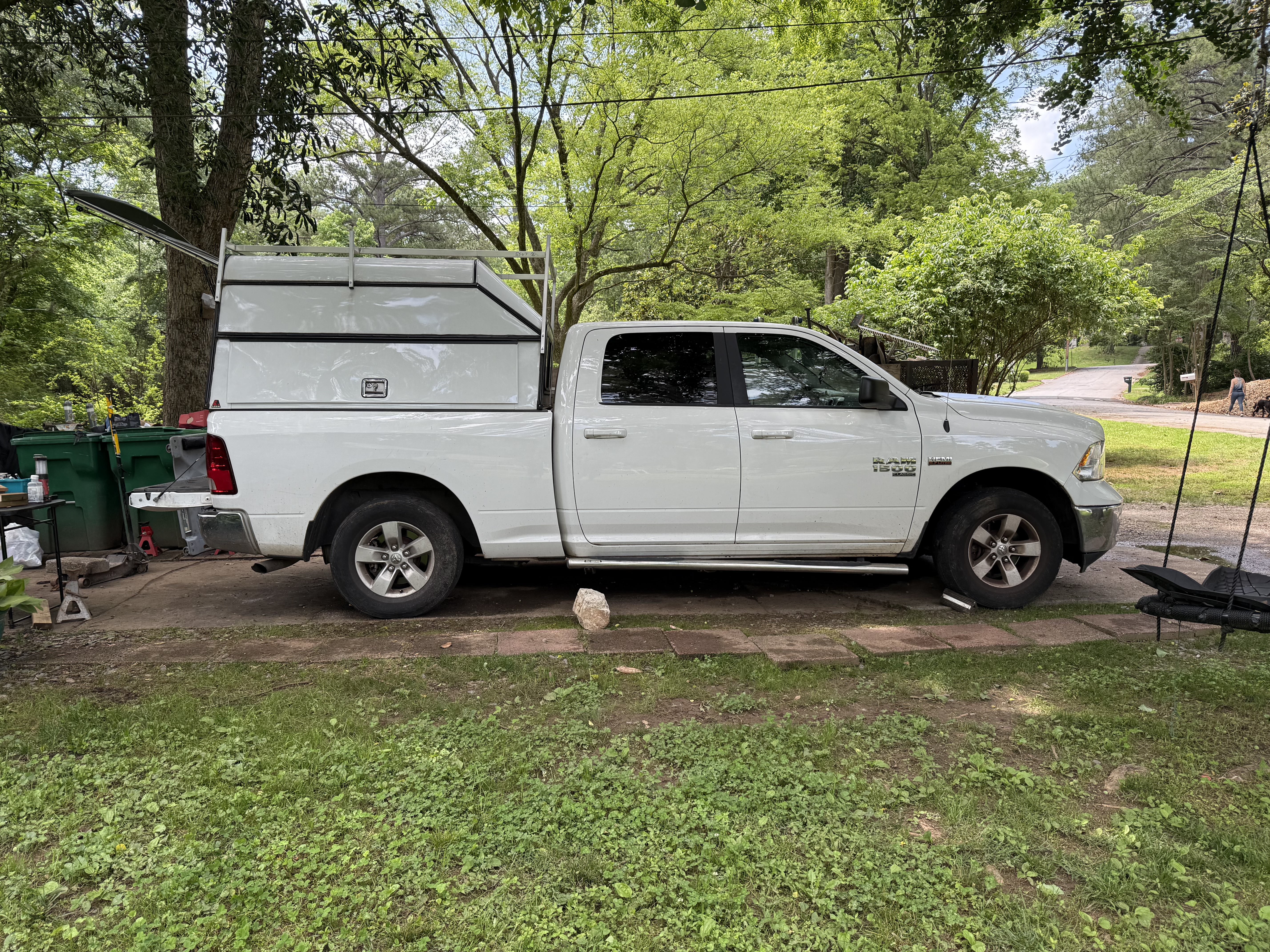 Used 2020 RAM 1500 Classic SLT AWD/4WD image 1