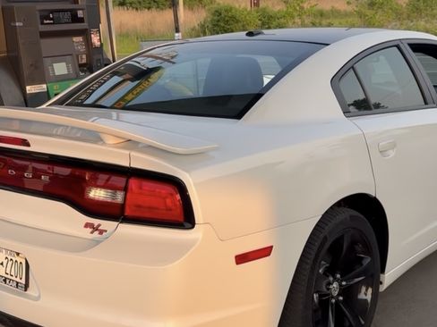 Used 2014 Dodge Charger R/T image 2