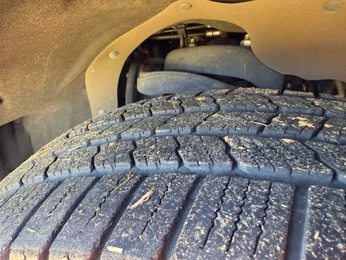 Used 2019 Ford Expedition XLT w/ Equipment Group 202A image 24