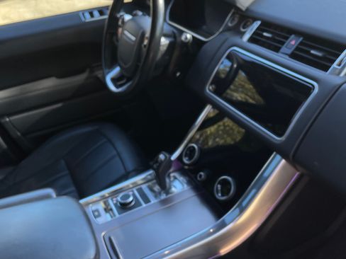 Used 2018 Land Rover Range Rover Sport HSE image 16